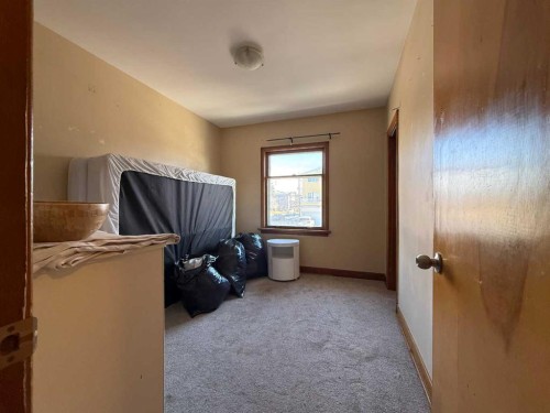 1607 25 Avenue Sw, Calgary, AB - Indoor Photo Showing Other Room