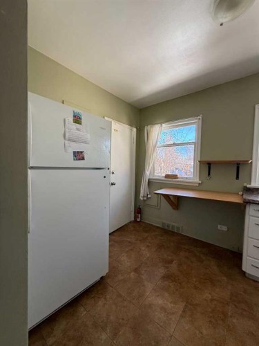 1607 25 Avenue Sw, Calgary, AB - Indoor