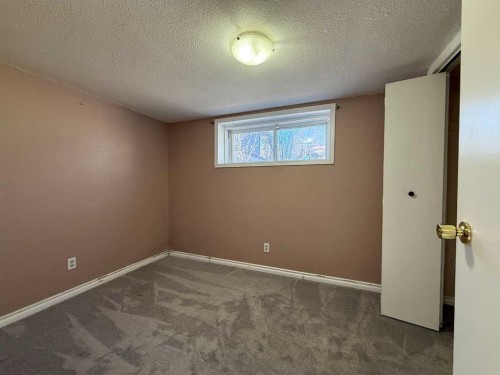 1607 25 Avenue Sw, Calgary, AB - Indoor Photo Showing Other Room