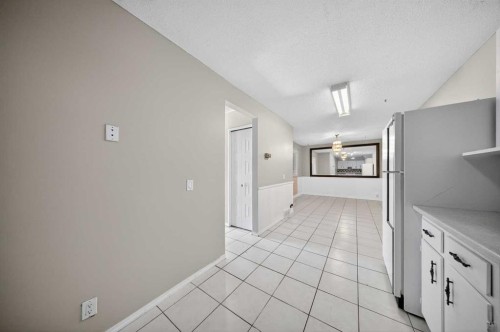 520 43 Street Se, Calgary, AB - Indoor