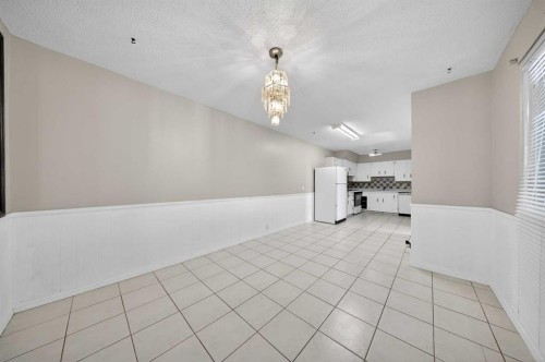 520 43 Street Se, Calgary, AB - Indoor Photo Showing Other Room