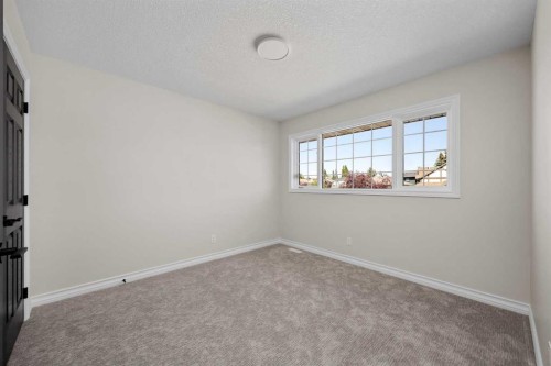 21 Douglas Woods Manor Se, Calgary, AB - Indoor Photo Showing Other Room