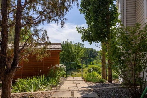 21 Douglas Woods Manor Se, Calgary, AB - Outdoor With View