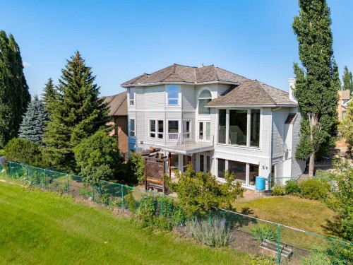 21 Douglas Woods Manor Se, Calgary, AB - Outdoor