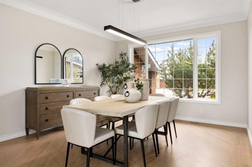 21 Douglas Woods Manor Se, Calgary, AB - Indoor Photo Showing Dining Room