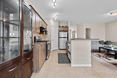246 Martinwood Place Ne, Calgary, AB - Indoor Photo Showing Kitchen
