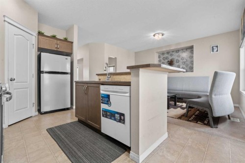 246 Martinwood Place Ne, Calgary, AB - Indoor Photo Showing Kitchen