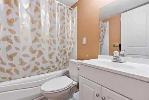 246 Martinwood Place Ne, Calgary, AB - Indoor Photo Showing Bathroom
