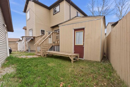 246 Martinwood Place Ne, Calgary, AB - Outdoor