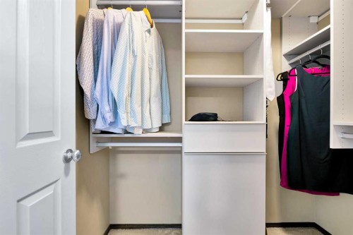 10 Autumn Green Se, Calgary, AB - Indoor With Storage