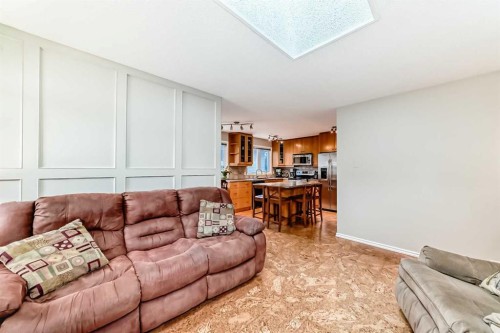 308 Cannington Place Sw, Calgary, AB - Indoor Photo Showing Living Room