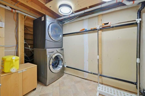 320 Rainbow Falls Drive, Chestermere, AB - Indoor Photo Showing Laundry Room