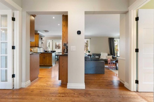 476 Silvergrove Gardens Nw, Calgary, AB - Indoor Photo Showing Other Room