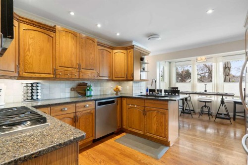 476 Silvergrove Gardens Nw, Calgary, AB - Indoor Photo Showing Kitchen