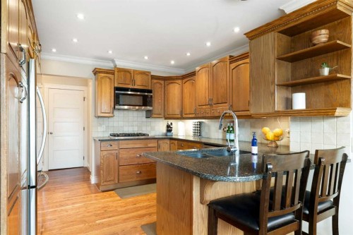 476 Silvergrove Gardens Nw, Calgary, AB - Indoor Photo Showing Kitchen With Double Sink