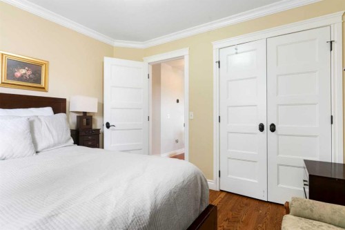 476 Silvergrove Gardens Nw, Calgary, AB - Indoor Photo Showing Bedroom
