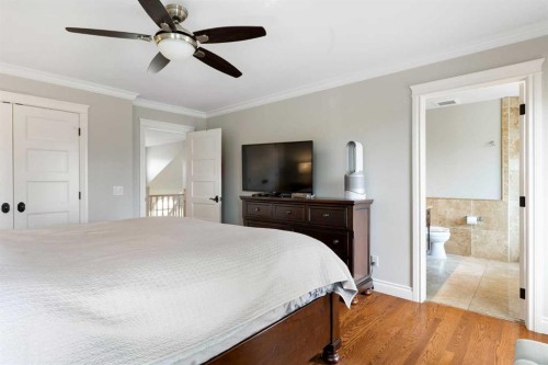 476 Silvergrove Gardens Nw, Calgary, AB - Indoor Photo Showing Bedroom