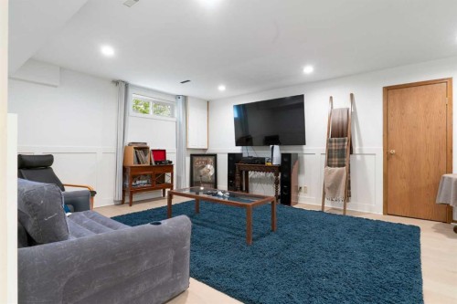 476 Silvergrove Gardens Nw, Calgary, AB - Indoor