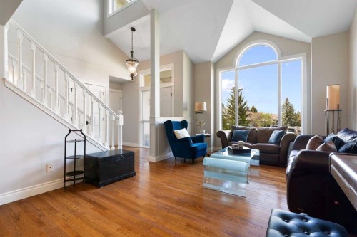 476 Silvergrove Gardens Nw, Calgary, AB - Indoor Photo Showing Living Room