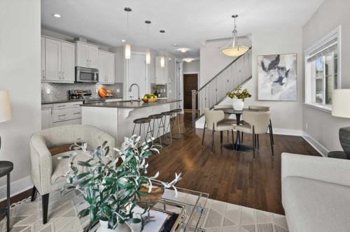 2330 25 Avenue Nw, Calgary, AB - Indoor