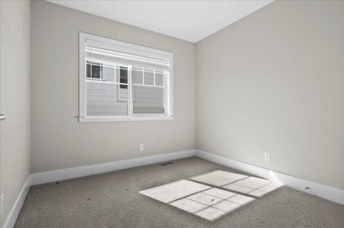 2330 25 Avenue Nw, Calgary, AB - Indoor Photo Showing Other Room