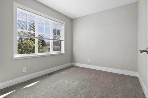 2330 25 Avenue Nw, Calgary, AB - Indoor Photo Showing Other Room