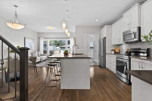 2330 25 Avenue Nw, Calgary, AB - Indoor Photo Showing Kitchen With Upgraded Kitchen
