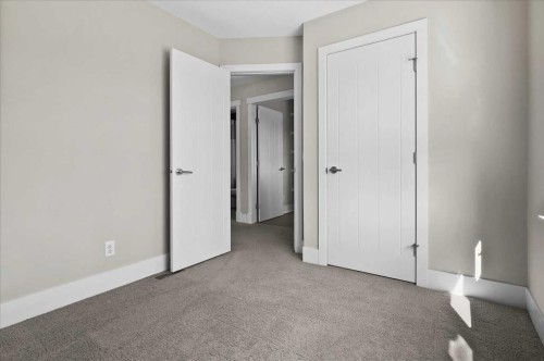 2330 25 Avenue Nw, Calgary, AB - Indoor