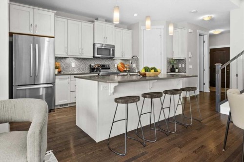 2330 25 Avenue Nw, Calgary, AB - Indoor Photo Showing Kitchen With Stainless Steel Kitchen With Upgraded Kitchen