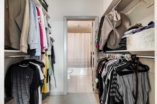 205-210 15 Avenue Se, Calgary, AB - Indoor With Storage