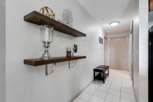 205-210 15 Avenue Se, Calgary, AB - Indoor Photo Showing Other Room