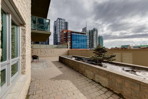 205-210 15 Avenue Se, Calgary, AB - Outdoor