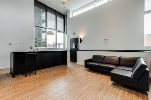 205-210 15 Avenue Se, Calgary, AB - Indoor