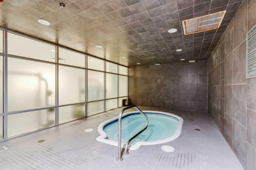 205-210 15 Avenue Se, Calgary, AB - Indoor Photo Showing Other Room