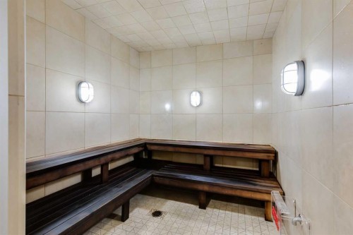 205-210 15 Avenue Se, Calgary, AB - Indoor Photo Showing Bathroom