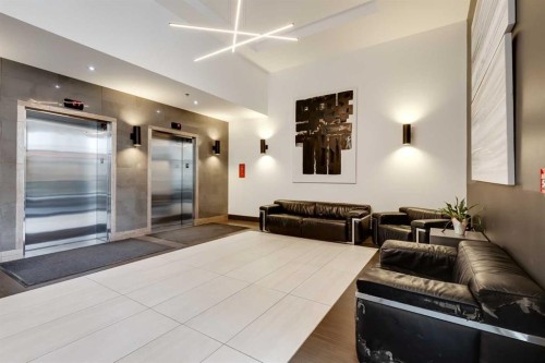 205-210 15 Avenue Se, Calgary, AB - Indoor Photo Showing Other Room