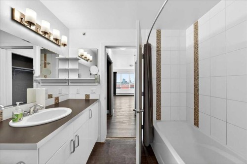 404-603 7 Avenue Ne, Calgary, AB - Indoor Photo Showing Bathroom