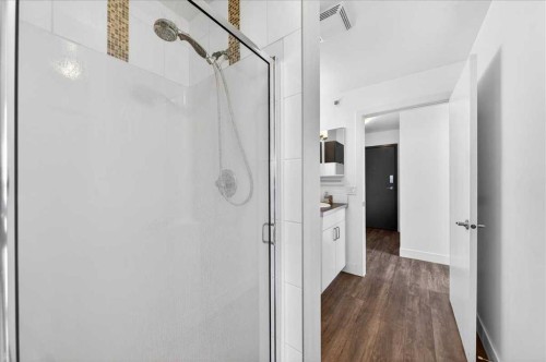 404-603 7 Avenue Ne, Calgary, AB - Indoor Photo Showing Bathroom
