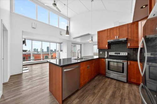 404-603 7 Avenue Ne, Calgary, AB - Indoor Photo Showing Kitchen