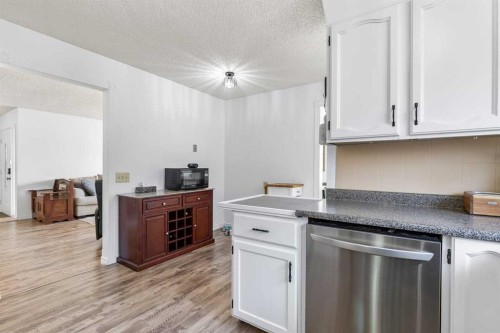 28 Beddington Crescent Ne, Calgary, AB - Indoor Photo Showing Kitchen