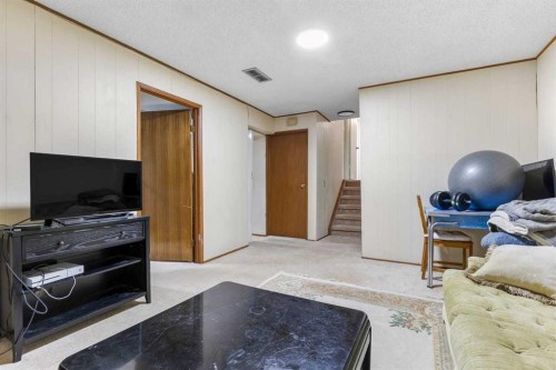 28 Beddington Crescent Ne, Calgary, AB - Indoor