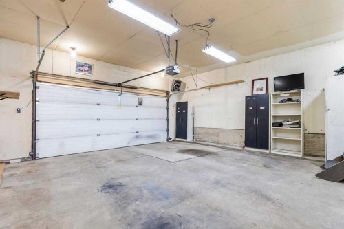 28 Beddington Crescent Ne, Calgary, AB - Indoor Photo Showing Garage