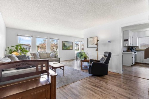 28 Beddington Crescent Ne, Calgary, AB - Indoor Photo Showing Living Room
