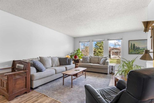 28 Beddington Crescent Ne, Calgary, AB - Indoor Photo Showing Living Room