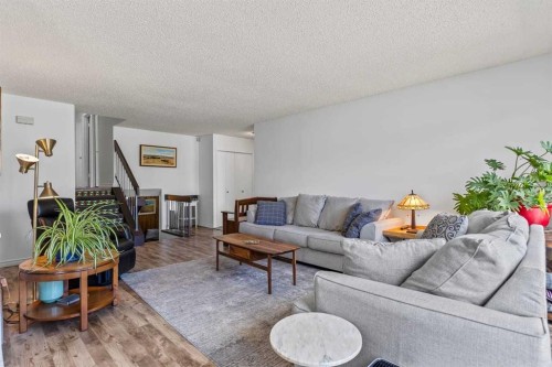 28 Beddington Crescent Ne, Calgary, AB - Indoor Photo Showing Living Room