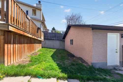 2533 9 Avenue Se, Calgary, AB - Outdoor With Exterior