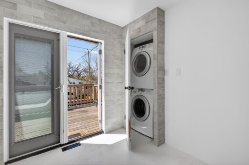 2533 9 Avenue Se, Calgary, AB - Indoor Photo Showing Laundry Room