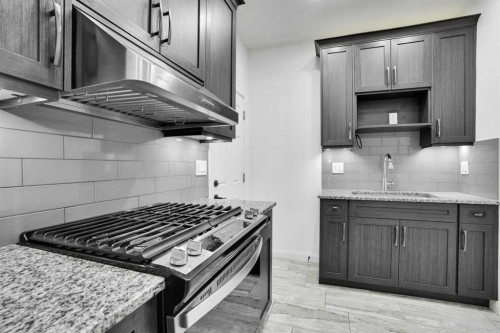248 Sandpiper Boulevard, Chestermere, AB - Indoor Photo Showing Kitchen