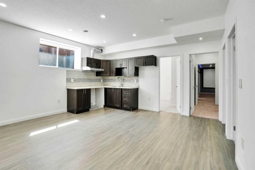 248 Sandpiper Boulevard, Chestermere, AB - Indoor Photo Showing Kitchen