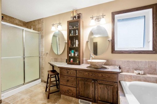 37 Wyndham Park Way, Carseland, AB - Indoor Photo Showing Bathroom